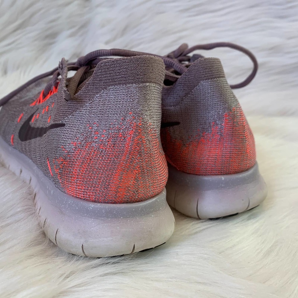 Nike Women’s Free RN Flyknit Sneakers 2017 880844 - Picture 9 of 11
